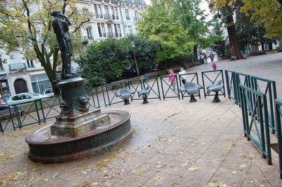 SQUARE SAINT-AMOUR